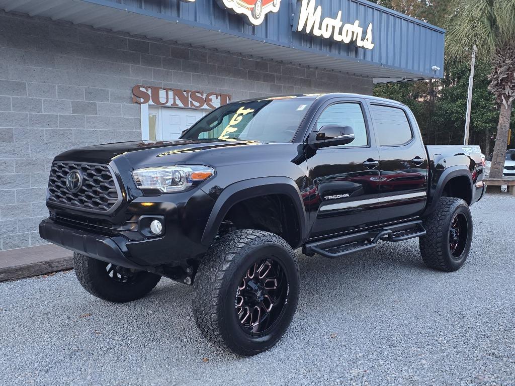 2022 Toyota Tacoma TRD Off Road's photo